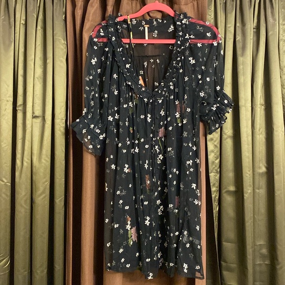 Free people sheer mesh top with embroidery with flora under tank - Picture 1 of 2